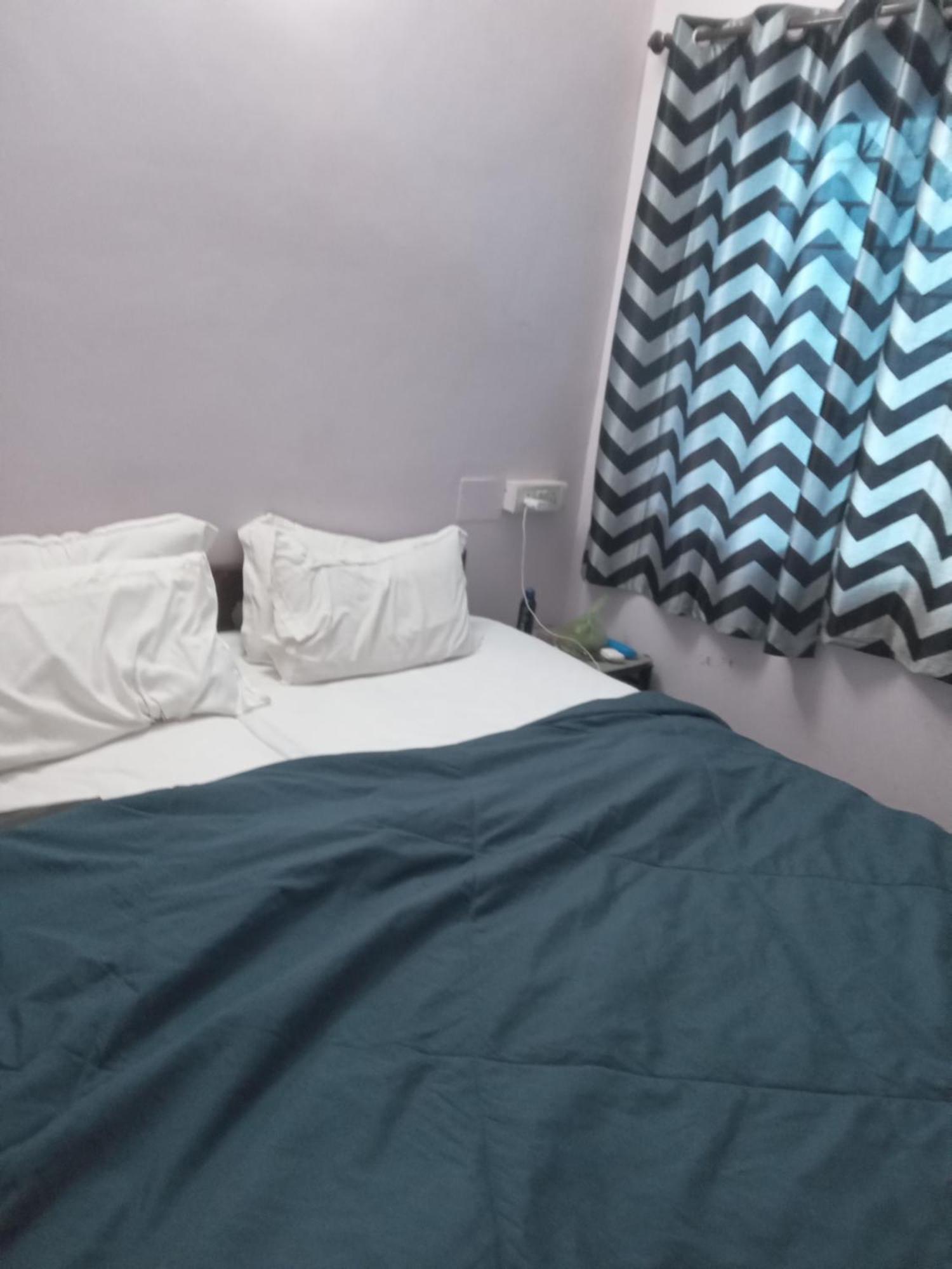 Bed and Breakfast Kapil Traders Нью-Дели Экстерьер фото